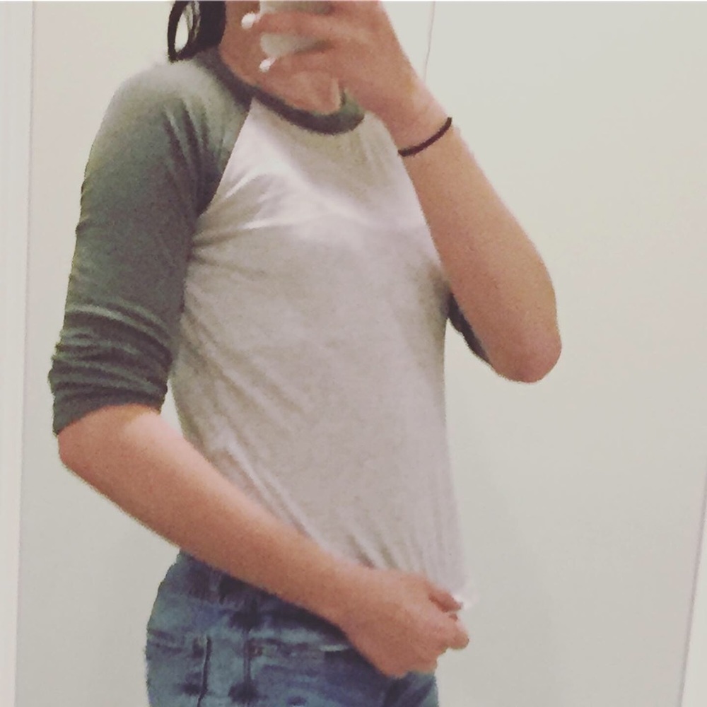 Baseball tee
